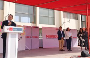 Ministro de Educación clausura año escolar 2025