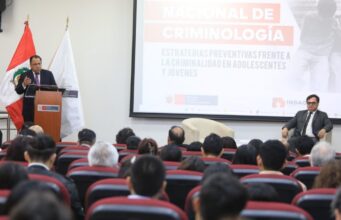 Ministerio de Justicia impulsa estrategia nacional para proteger a adolescentes y jóvenes en Congreso Nacional de Criminología