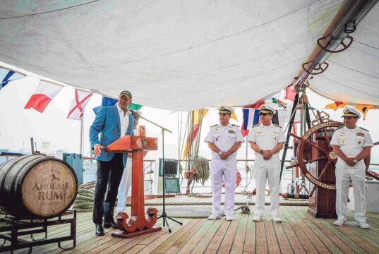Marina de Guerra del Perú y Destilería Don Michael presentan destilados premium peruanos de edición limitada cuyas barricas recorrieron el mundo