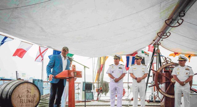 Marina de Guerra del Perú y Destilería Don Michael presentan destilados premium peruanos de edición limitada cuyas barricas recorrieron el mundo