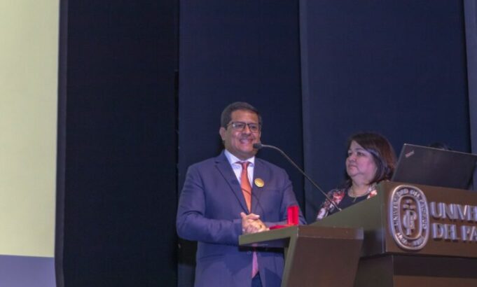 Presidente del Directorio de Caja Huancayo reconocido como embajador de los Premios +50 Emprende Perú