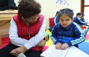 Ministerio de Educación presenta la primera biblioteca infantil para estudiantes con discapacidad visual