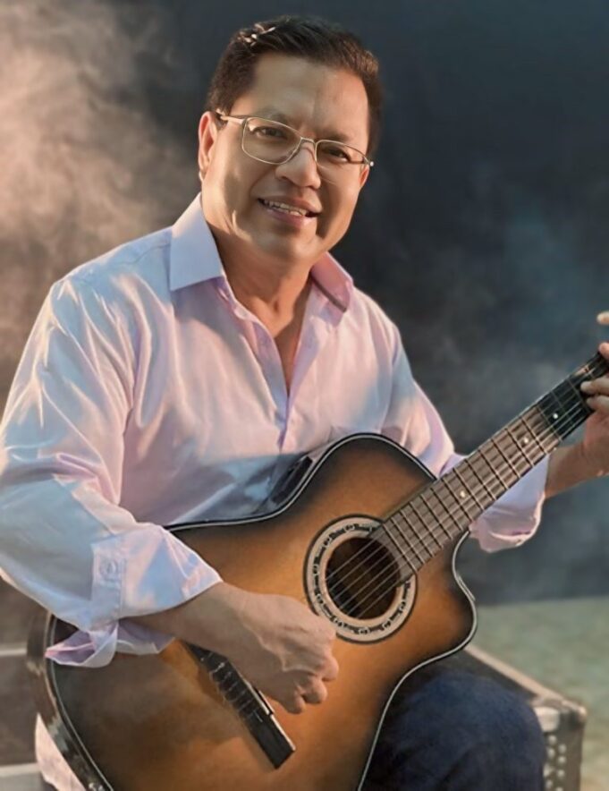 Segundo Ronsero le canta al amor:Regresa a Lima por el Día de San Valentín(VIDEO)