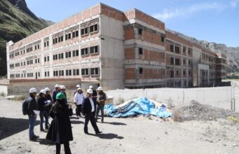 Hospital inconcluso de Huancavelica: exmiembro del Pronis denuncia orden de detención en proceso de S/ 208 millones