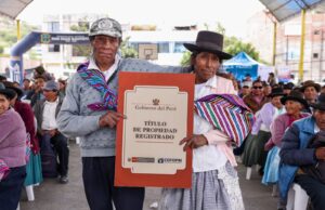 Ayacucho: Más de 1,900 familias acceden a su título de propiedad tras más de 25 años de espera
