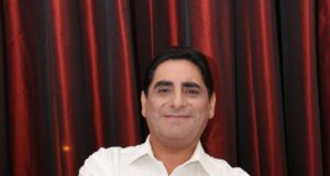 Carlos Álvarez se despide del humor para postular a la presidencia