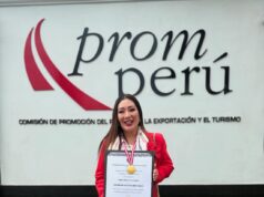 Elizabeth Oliva Baca fue premiada como Embajadora de la Salud del Perú en el Mundo