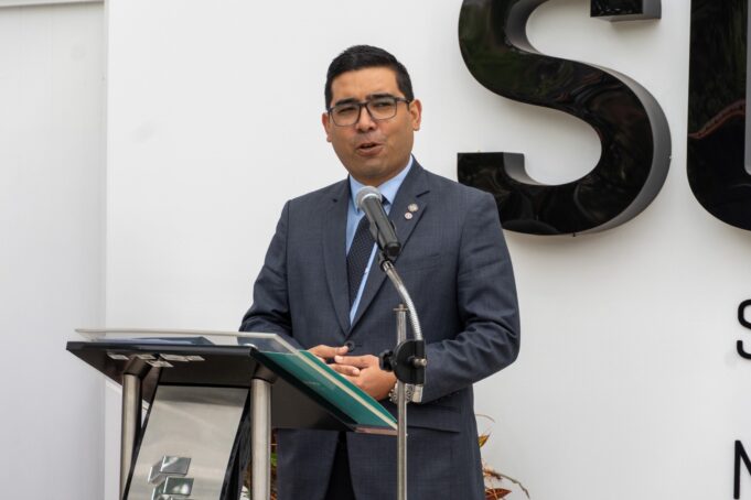 El Dr. Vicente Espinoza Santillán asume funciones como superintendente de la Sunedu