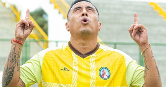 Christian Cueva: «Vengo con ilusión y poder disfrutar del fútbol con Juan Pablo II»