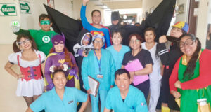 Superhéroes visitaron a pacientes de Hospital María Auxiliadora