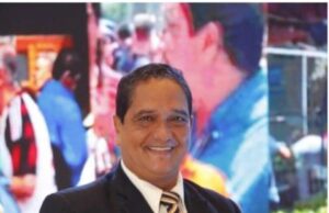 Periodista Ricardo Bello fue premiado como el mejor del año 2025