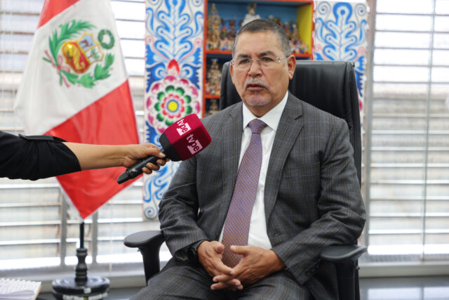 Ministro de Educación reitera que la matrícula en colegios públicos es gratuita pide a padres de familia que no se dejen sorprender