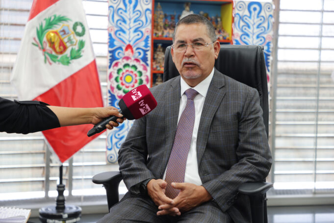 Ministro de Educación reitera que la matrícula en colegios públicos es gratuita pide a padres de familia que no se dejen sorprender