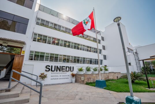 Sunedu ordena y actualiza las normas de licenciamiento para brindar mayor claridad a las universidades