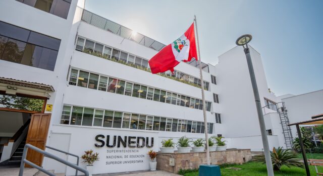 Sunedu ordena y actualiza las normas de licenciamiento para brindar mayor claridad a las universidades