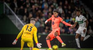 Barcelona y Arsenal comandan las Ligas de España e Inglaterra tras triunfos logrados