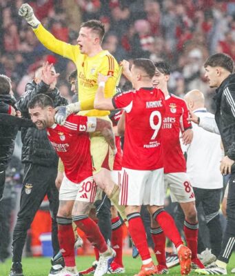Real Madrid jugará el Repechaje de la Champions League al caer con Benfica 4-2
