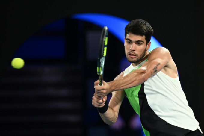 Carlos Alcaraz venció al local De Miñaur y está en semifinales del Abierto de Australia