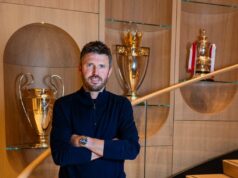 Manchester United designó a Michael Carrick como técnico hasta final de temporada