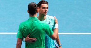 Novak Djokovic clasificó a Semifinales del Abierto de Australia por abandono del italiano Musetti