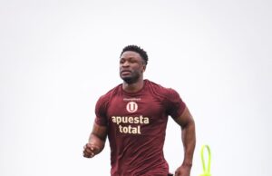 Sekou Gassama entrenó ayer por primera vez con su nuevo club Universitario en Campo Mar