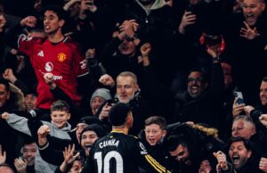 Manchester United le ganó de visita al líder de la Premier League Arsenal por 3-2