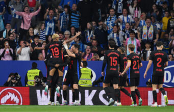 Barcelona le ganó al Espanyol por 2-0 y se mantiene firme como líder de la Liga de España