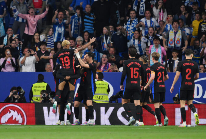 Barcelona le ganó al Espanyol por 2-0 y se mantiene firme como líder de la Liga de España