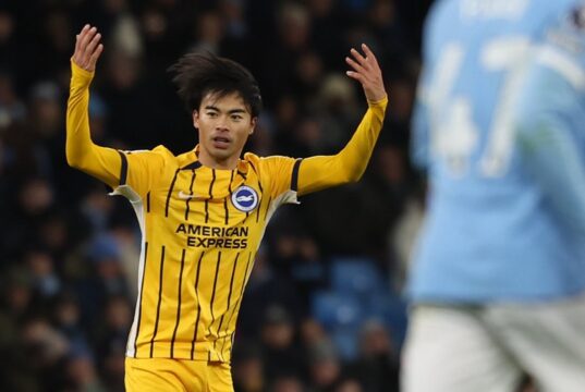 Manchester City y Aston Villa dejaron puntos valiosos y se alejan del líder Arsenal