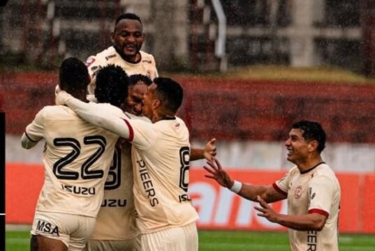 UTC de Cajamarca le ganó en casa al Atlético Grau de Piura 2-0 con tantos de Lliuya y Muñoz