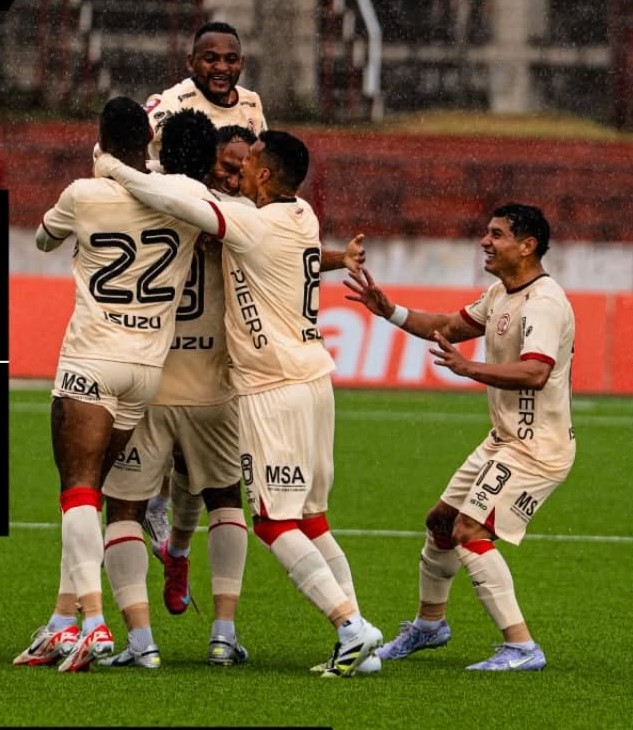 UTC de Cajamarca le ganó en casa al Atlético Grau de Piura 2-0 con tantos de Lliuya y Muñoz