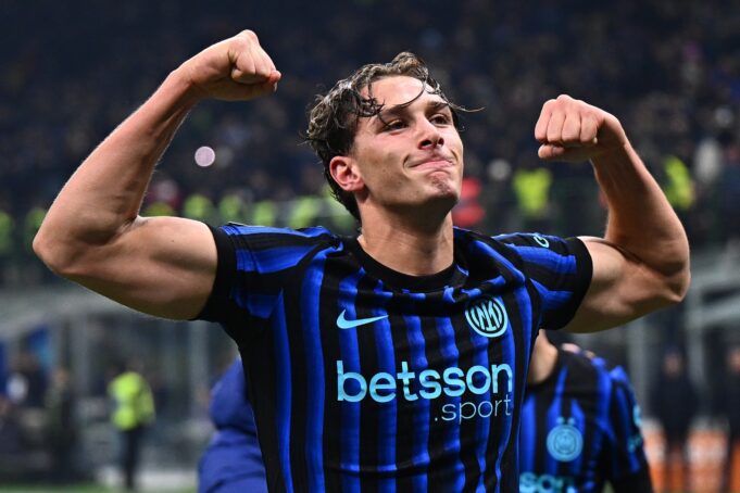 Inter de Milán le ganó al Lecce 1-0 y sacó seis puntos al Napóles que igualó con Parma 0-0