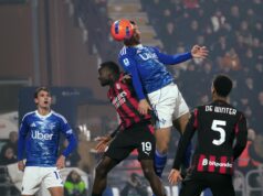 AC Milán venció a Como 3-1 y sigue de escolta del líder Inter en el Calcio