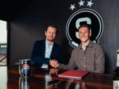 Oliver Sonne fue presentado oficialmente en el Sparta Praga de República Checa a préstamo