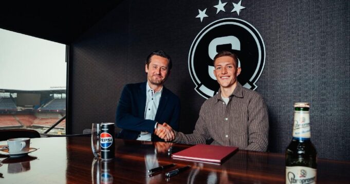 Oliver Sonne fue presentado oficialmente en el Sparta Praga de República Checa a préstamo