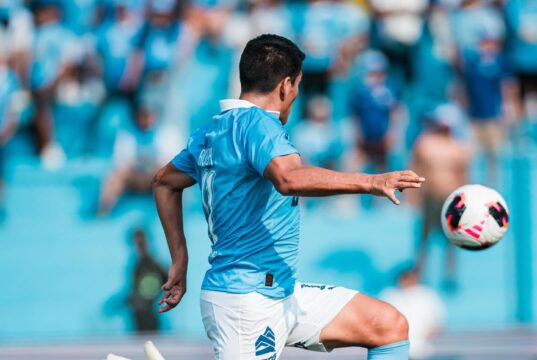 Sporting Cristal venció a la U. Católica de Ecuador 3-1 en la denominada «Tarde Celeste»