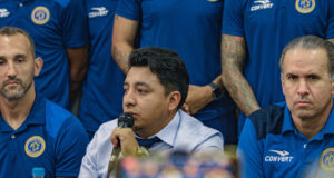 Hernán Barcos fue presentado oficialmente como nuevo jugador del FC Cajamarca