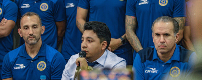 Hernán Barcos fue presentado oficialmente como nuevo jugador del FC Cajamarca