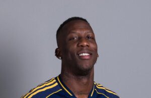Luis Advíncula se desligó de Boca Juniors y será jugador de Alianza Lima por dos años