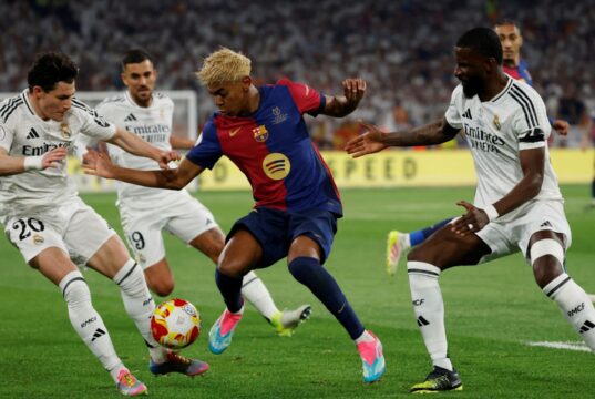 Barcelona y Real Madrid disputarán este domingo el título de la Supercopa de España
