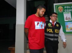 Dictan prisión preventiva para ex futbolista que portaba un arma de fuego que fue robada a un policía en Barranca