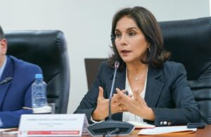 Patricia Juárez postula a Senado con el N° 4