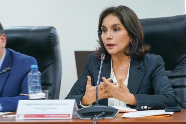 Patricia Juárez postula a Senado con el N° 4