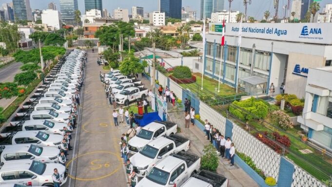 MIDAGRI entrega nueva flota vehicular a la ANA para repotenciar la gestión de los recursos hídricos en el país