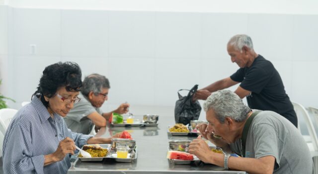 Comedor reabre sus puertas para atender a personas vulnerables