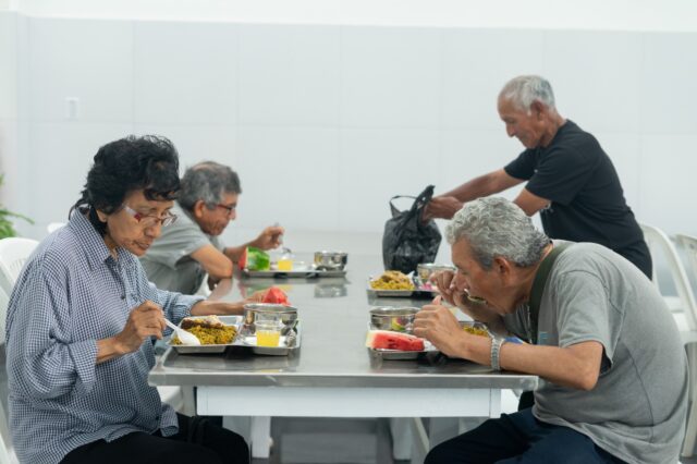 Comedor reabre sus puertas para atender a personas vulnerables