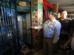 Ministro Martínez lidera operativo de requisa en pabellón de máxima seguridad del penal de Ica