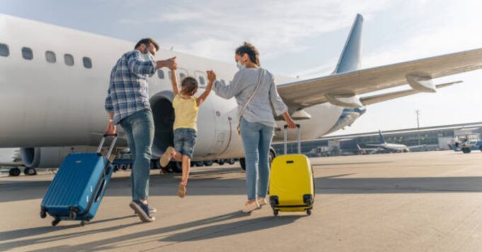 Seguridad y bienestar: recomendaciones para adultos que viajan al exterior