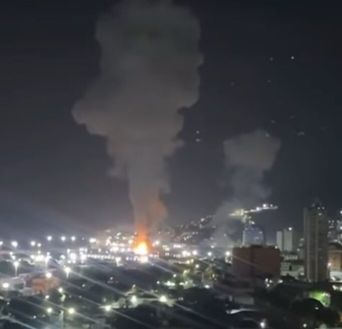 Bombardeo estadounidense sobre Caracas abre la puerta a una invasión a gran escala