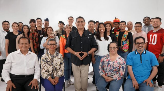 Carlos Álvarez celebró sus 62 años y presentó en primicia spot sobre su candidatura presidencial